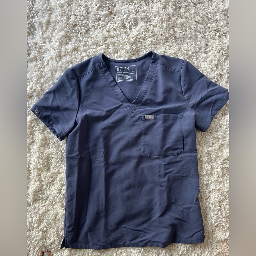 Fig scrubs. Both top and bottom are size xs
